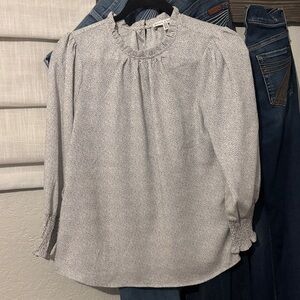 Chic White Patterned Blouse